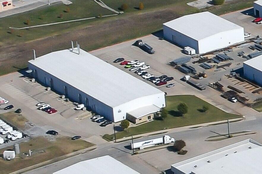 More Photos Of 3561 Shelby Ln, Denton Manufacturing For Sale