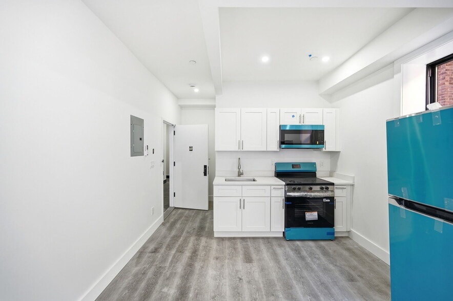 More Photos Of 2152 Muliner Ave, Bronx Apartments For Sale