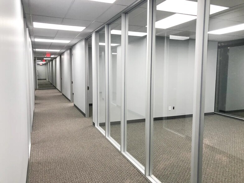 More Photos Of 2202 Timberloch Pl, The Woodlands Office For Lease