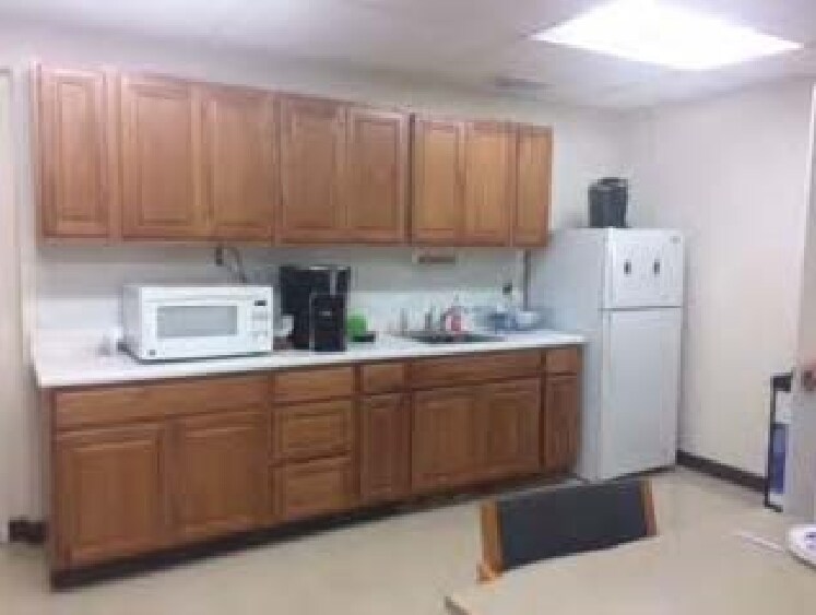 More Photos Of 6912 Madison Ave, Indianapolis General Retail For Sale