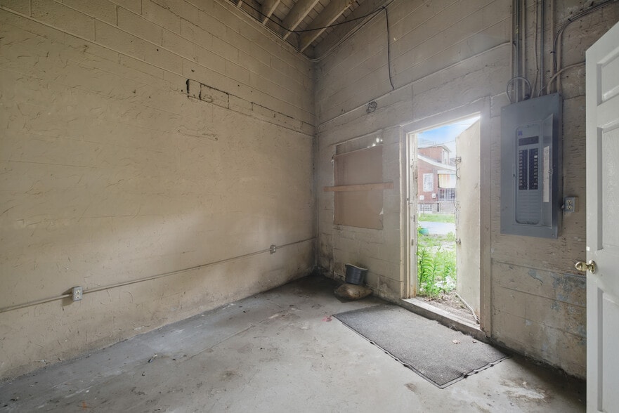 More Photos Of 14049-14051 Gratiot Ave, Detroit Storefront Retail Office For Sale