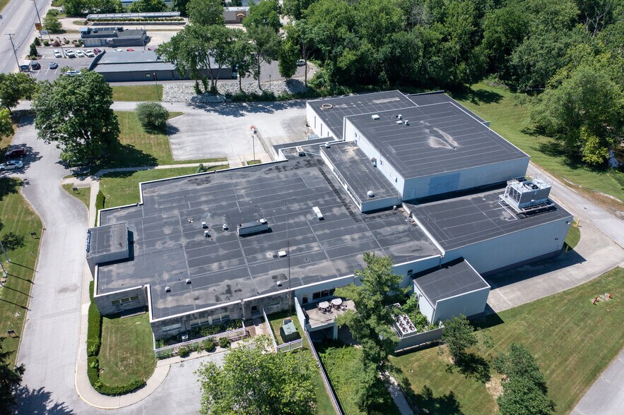 More Photos Of 1900 S Walnut St, Bloomington Manufacturing For Sale