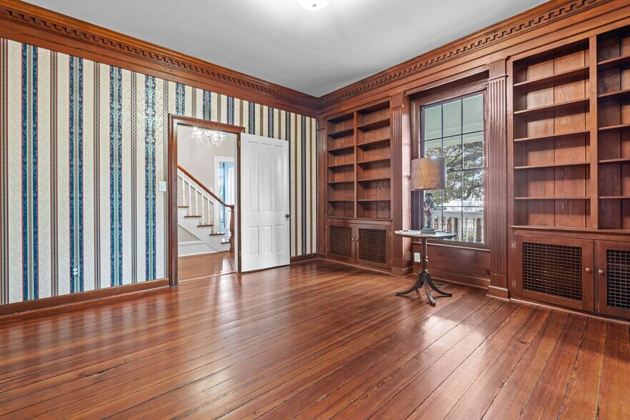 More Photos Of 202 W Main St, Sanford Office Residential For Sale