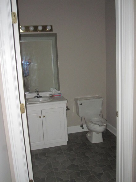 More Photos Of 188 Ben Burton Cir, Bogart Office For Sale