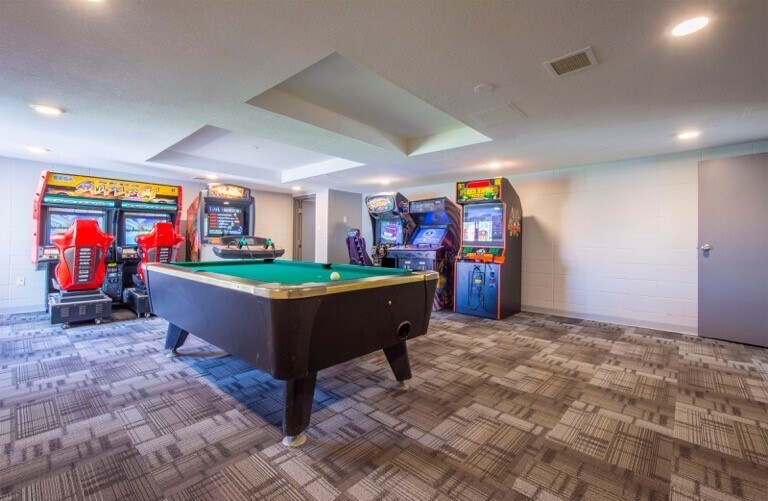 More Photos Of 9820 100 Ave, Hythe Hotel For Sale