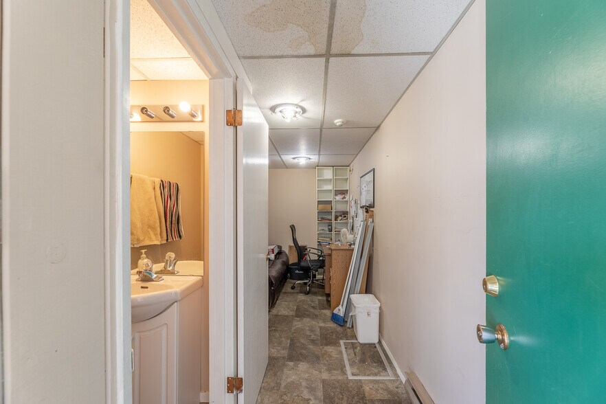 More Photos Of 157 Wade Av W, Penticton Apartments For Sale