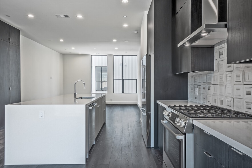 More Photos Of 4322 Roseland Ave, Dallas Apartments For Sale