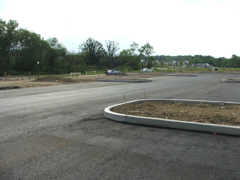 More Photos Of 128 Graham Park Dr, Cranberry Township Freestanding For Lease