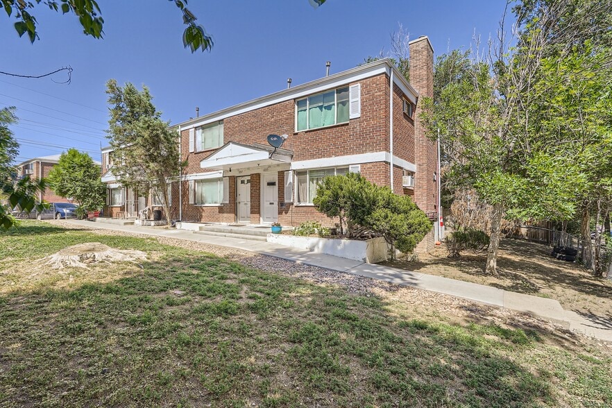 1853-1865 W Mosier Pl  