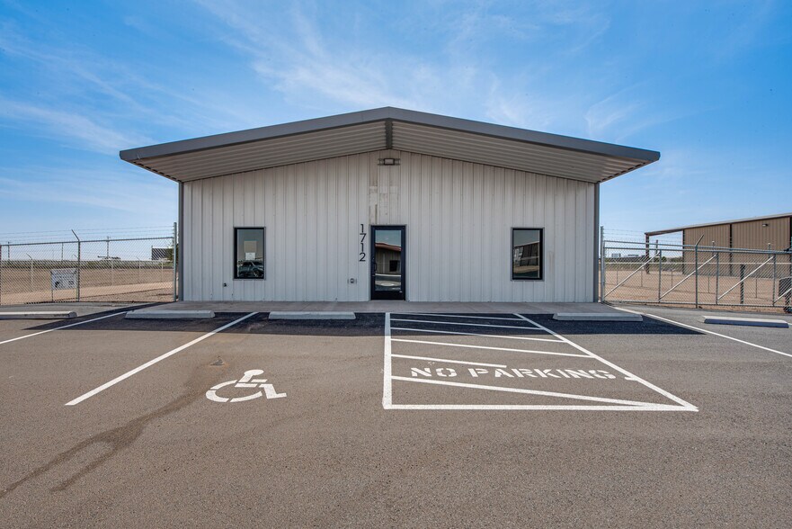 More Photos Of 1712 FM 1788, Midland Warehouse For Lease