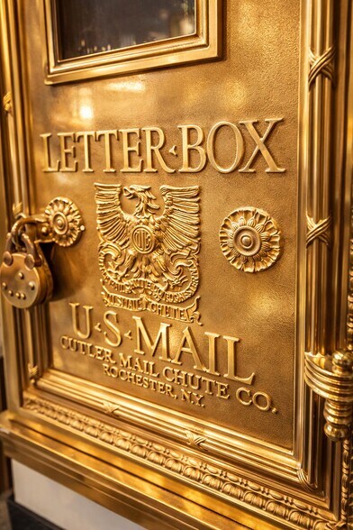 More Photos Of 28 N Saginaw St, Pontiac Office For Lease