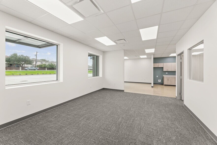 More Photos Of 10042 FM 1976, Universal City Unknown For Lease