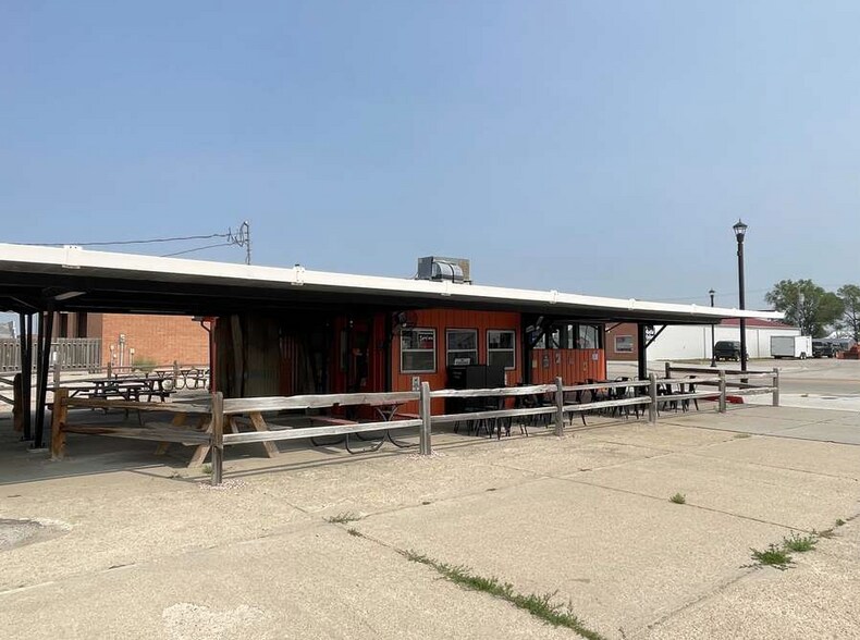 More Photos Of 223 S Main St, Valentine General Retail For Sale
