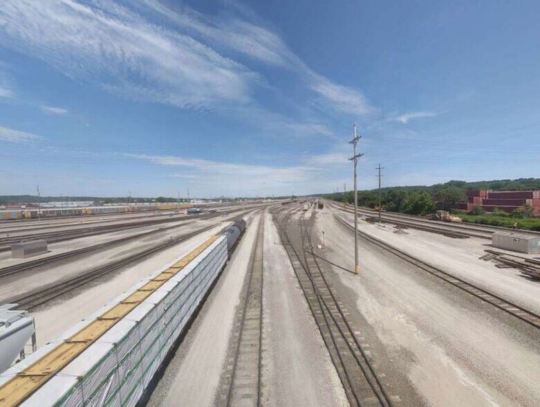 More Photos Of 4010 Argentine Blvd, Kansas City Truck Terminal For Sale