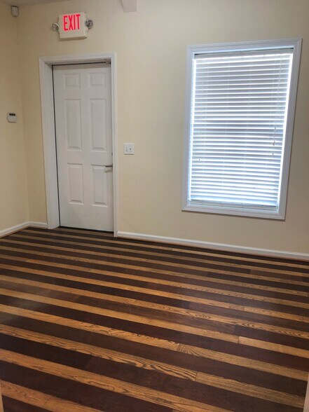 More Photos Of 146-B Litton Dr, Lexington Light Distribution For Lease