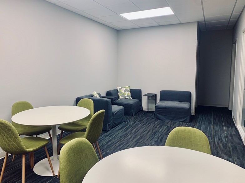 More Photos Of 1902 Fox Dr, Champaign Office For Lease