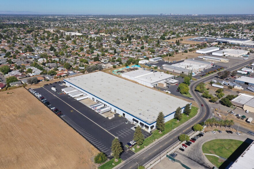 More Photos Of 7728 Wilbur Way, Sacramento Warehouse For Lease