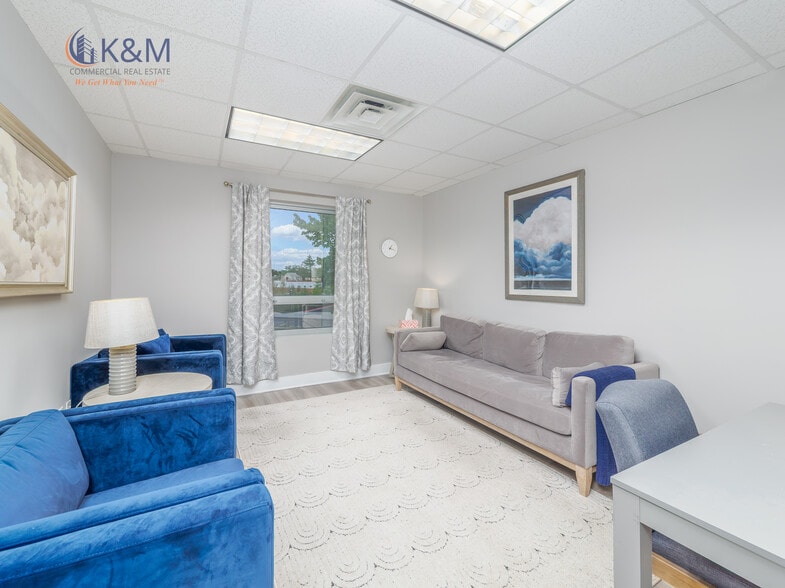 More Photos Of 3930 Walnut St, Fairfax Medical For Sale