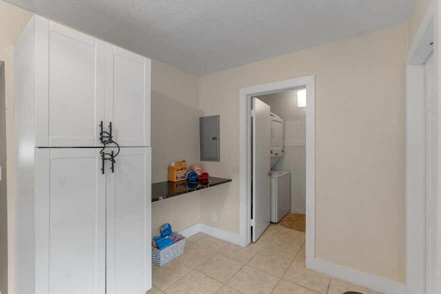 More Photos Of 1520 NE 51st St, Fort Lauderdale Apartments For Sale