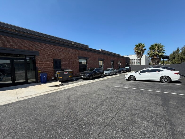 More Photos Of 450 S Raymond Ave, Pasadena Warehouse For Sale