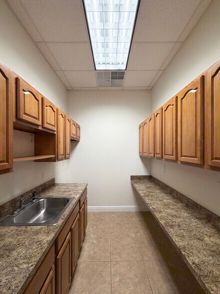 More Photos Of 2801 Flight Safety Dr, Vero Beach Service For Lease