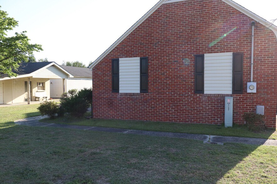 More Photos Of 1107 Erwin Rd, Dunn Healthcare For Sale