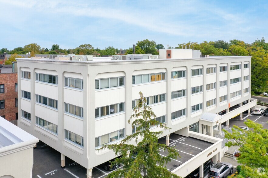 More Photos Of 1 Linden Pl, Great Neck Office For Lease