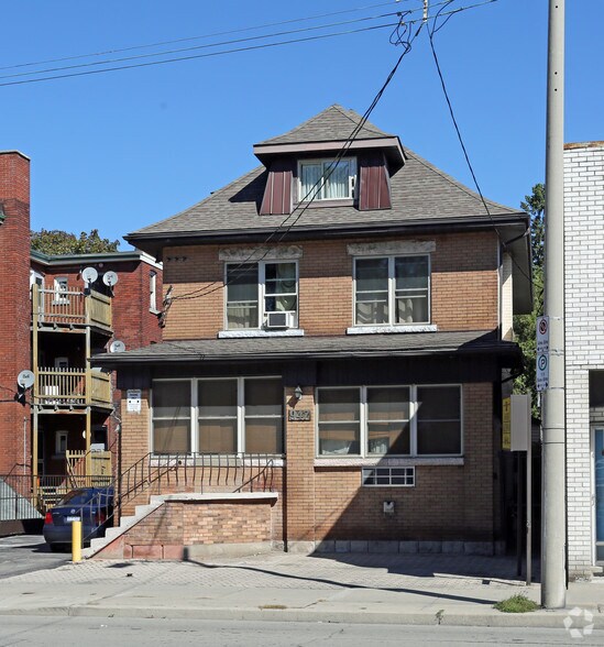 More Photos Of 947 Main St E, Hamilton Office For Sale