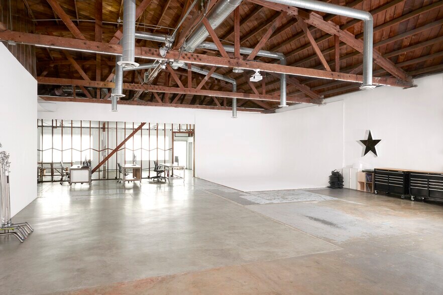 More Photos Of 2075 S Atlantic Blvd, Commerce Showroom For Sale