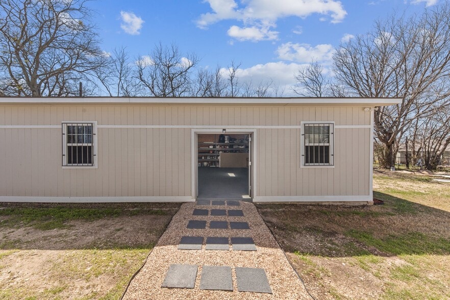 More Photos Of 210 W Dunn Ave, Killeen Office For Sale