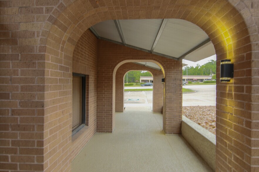 More Photos Of 3421 W Davis St, Conroe Medical For Lease