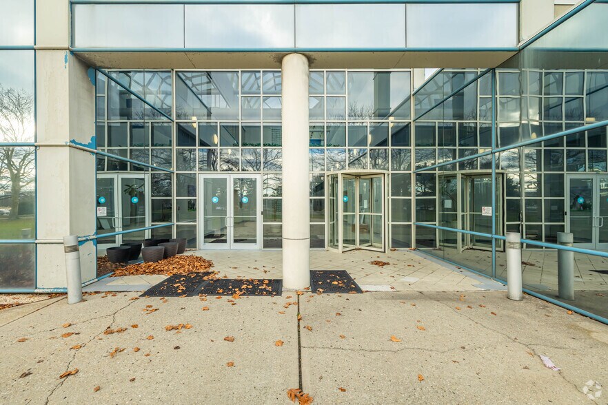 More Photos Of 25 Melville Park Rd, Melville Office For Lease