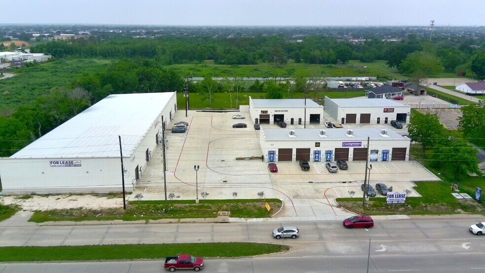More Photos Of 16230 W Bellfort St, Sugar Land Warehouse For Lease