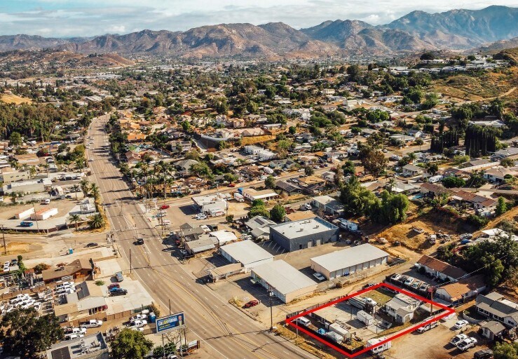 More Photos Of 8825 Winter Gardens Blvd, Lakeside Contractor Storage Yard For Lease