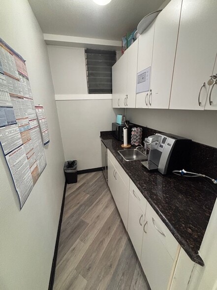 More Photos Of 2071 Antioch Ct, Oakland Storefront Retail Office For Lease