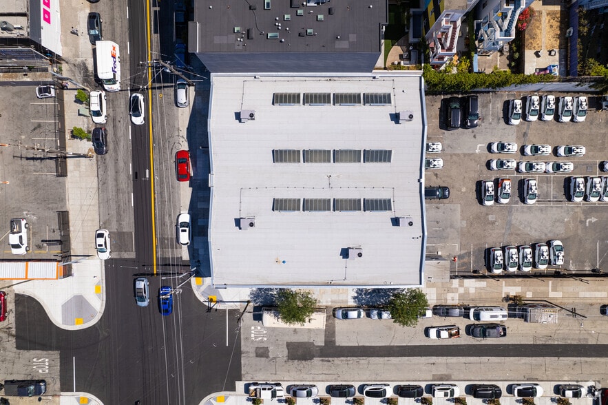More Photos Of 2435-2445 16th St, San Francisco Service For Lease