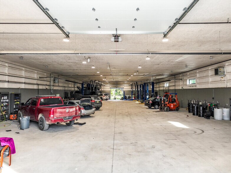 More Photos Of 3420 S Lapeer Rd, Metamora Auto Repair For Sale