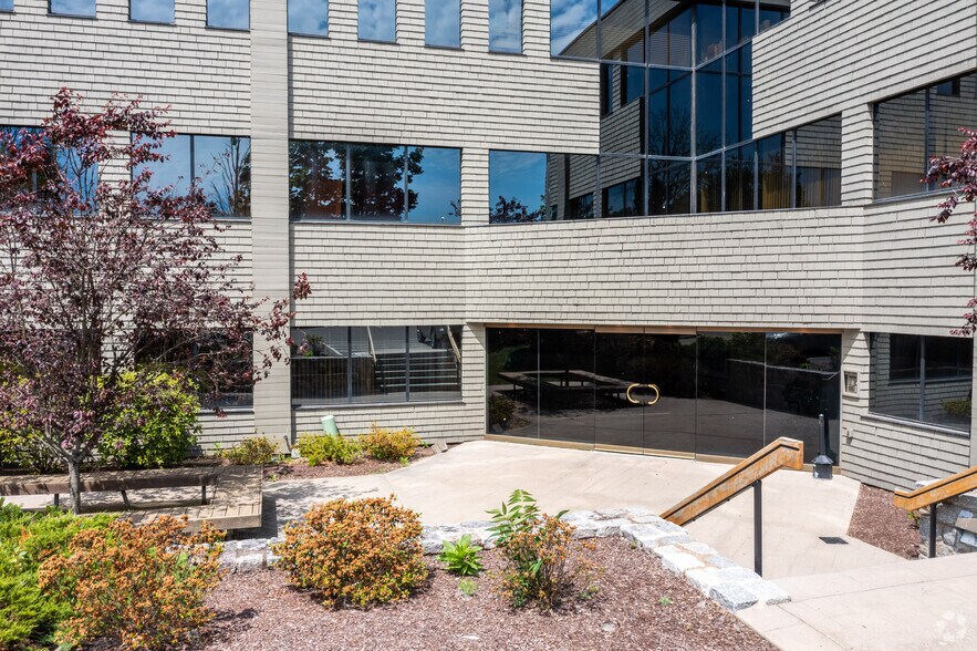 More Photos Of 2 Old New Milford Rd, Brookfield Office For Sale