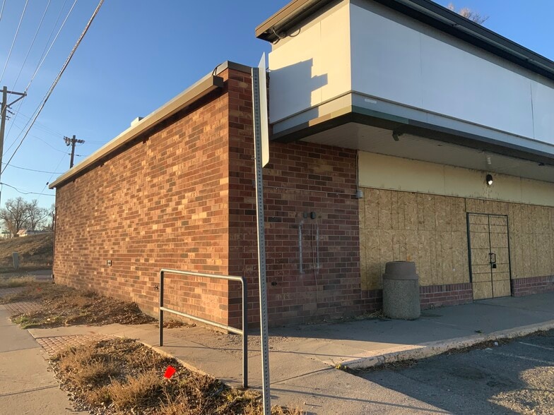 More Photos Of 1011 37th St, Evans Convenience Store For Sale