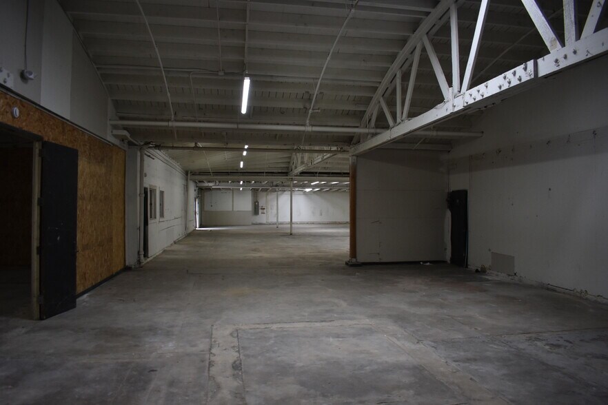 More Photos Of 831 E 61st St, Los Angeles Warehouse For Lease