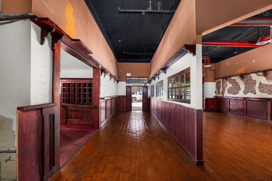 More Photos Of 281 N 2nd Ave, Upland Restaurant For Lease