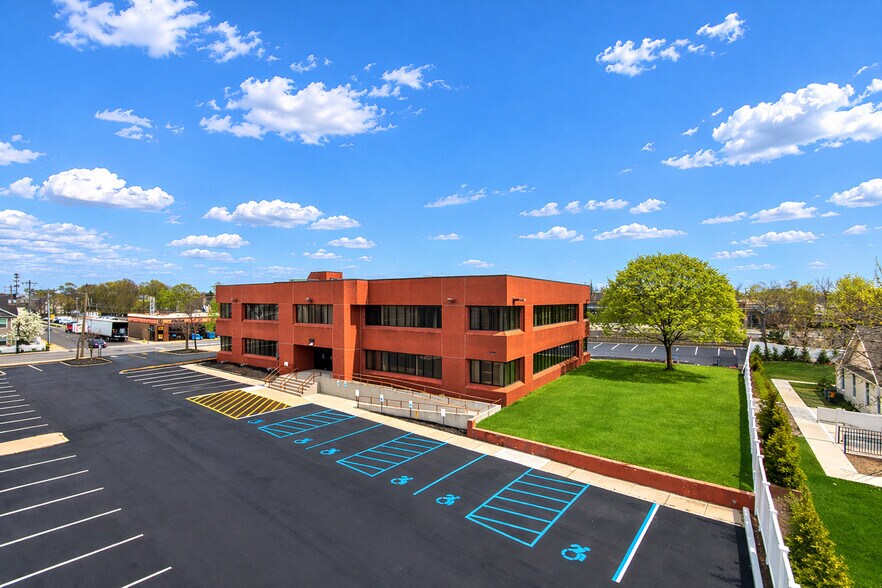 More Photos Of 160 S Ocean Ave, Patchogue Office For Sale