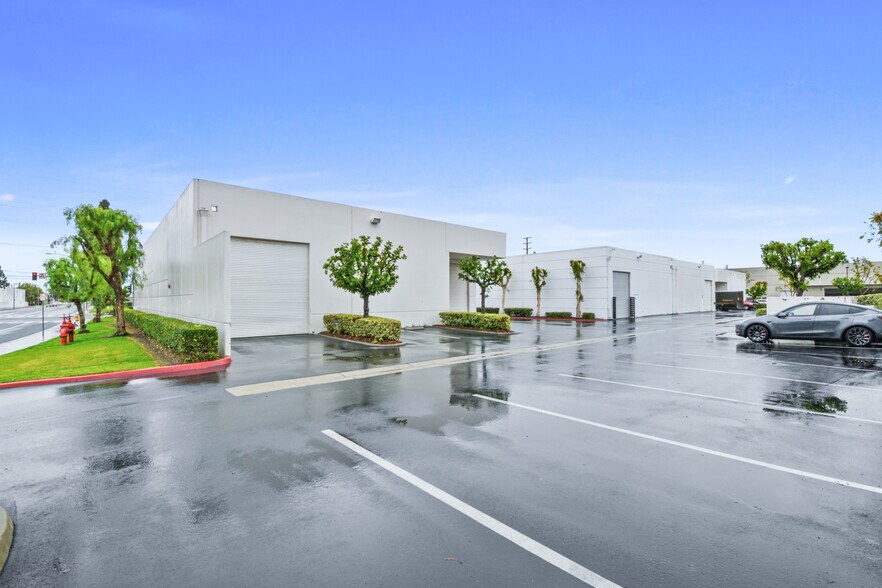 More Photos Of 1101 S Richfield Rd, Placentia Warehouse For Sale