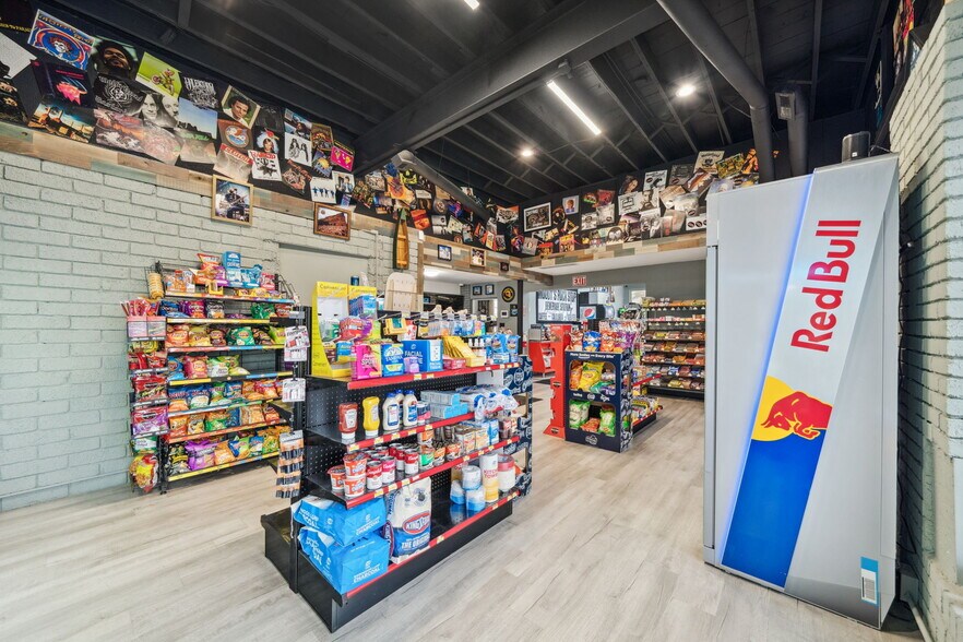 More Photos Of 901 W Pershing Blvd, Cheyenne Service Station For Sale