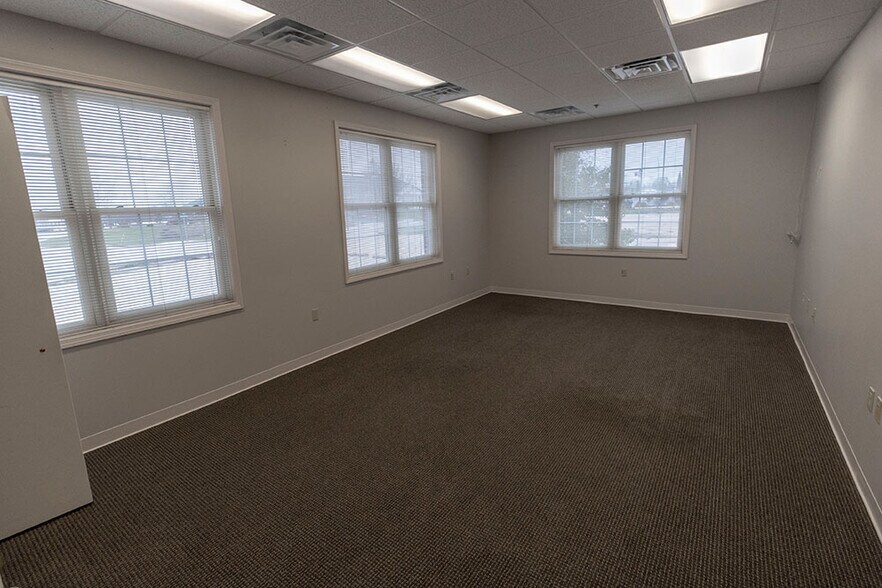 More Photos Of 1517 Chapel Hill Rd, Columbia Office For Lease