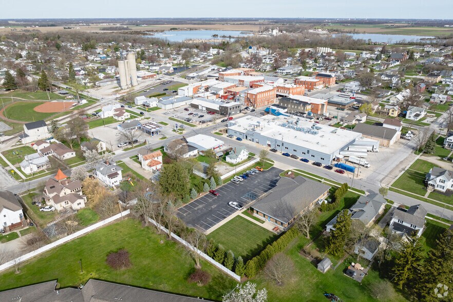 More Photos Of 117 E Yeasting St, Gibsonburg Office For Sale