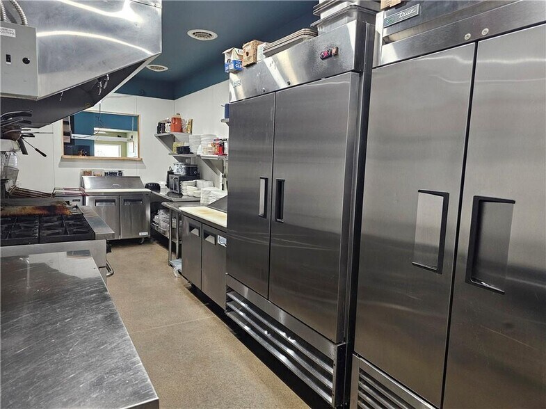 More Photos Of 120 W Cumberland St, Greenup General Retail For Sale