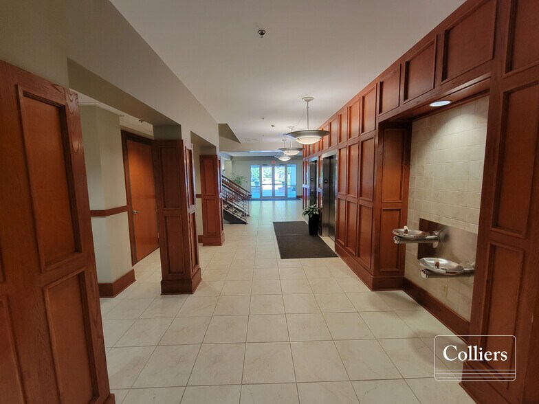 More Photos Of 421 Wando Park Blvd, Mount Pleasant Office For Sale