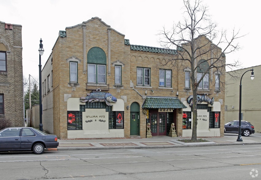 More Photos Of 3524 N Oakland Ave, Milwaukee Restaurant For Lease