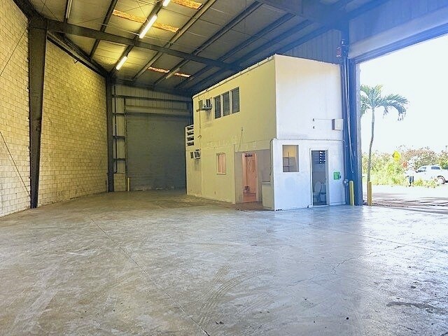 More Photos Of 96-1333 Waihona St, Pearl City Warehouse For Lease